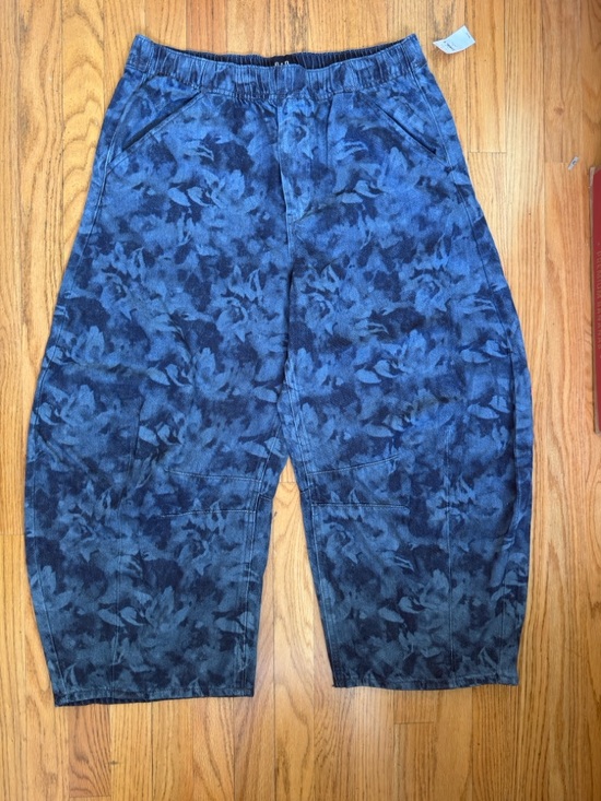 GAP Pants - GAP Blue Floral Wide Leg Pants M Petite Elastic Waist NWT